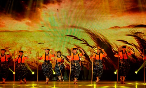 合唱《我和幺妹挨到来》 合唱《我和幺妹挨到来》