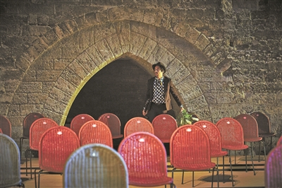 既然樱桃园留不住,不如高呼你好,新生活!