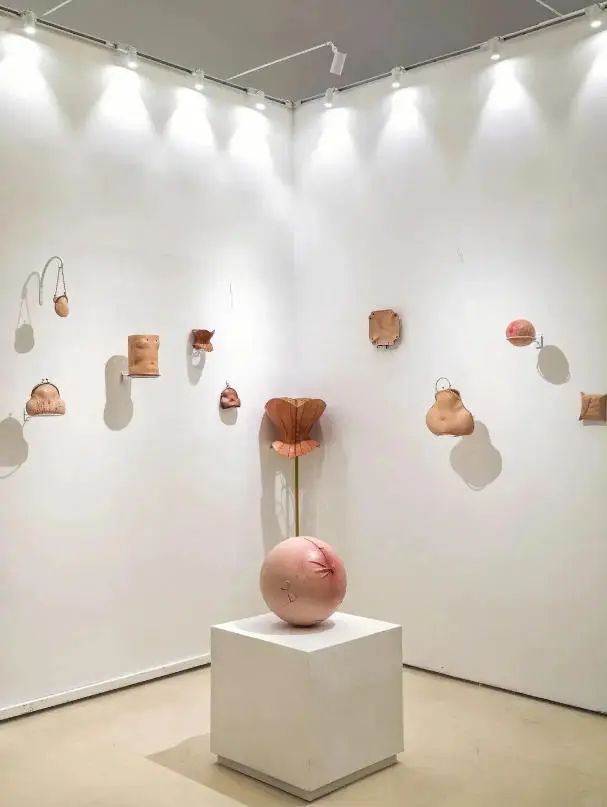 人气爆棚不等于交出合格答卷——从2025年美院毕业季的狂欢说起