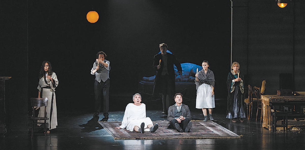 《万尼亚舅舅》:我们会看到镶满钻石的天空