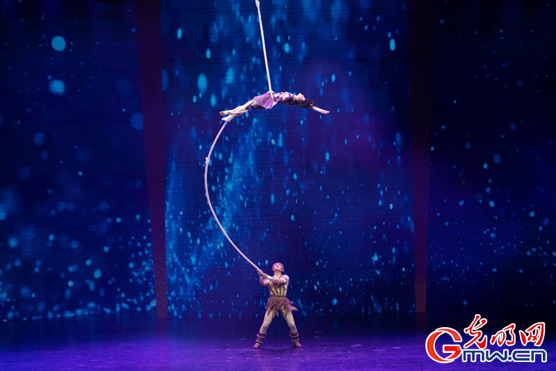 “艺苑撷英——2025年全国优秀青年艺术人才展演”杂技专场在二七剧场上演 “艺苑撷英——2025年全国优秀青年艺术人才展演”杂技专场在二七剧场上演