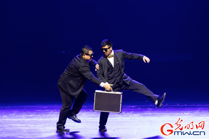 “艺苑撷英——2025年全国优秀青年艺术人才展演”杂技专场在二七剧场上演 “艺苑撷英——2025年全国优秀青年艺术人才展演”杂技专场在二七剧场上演