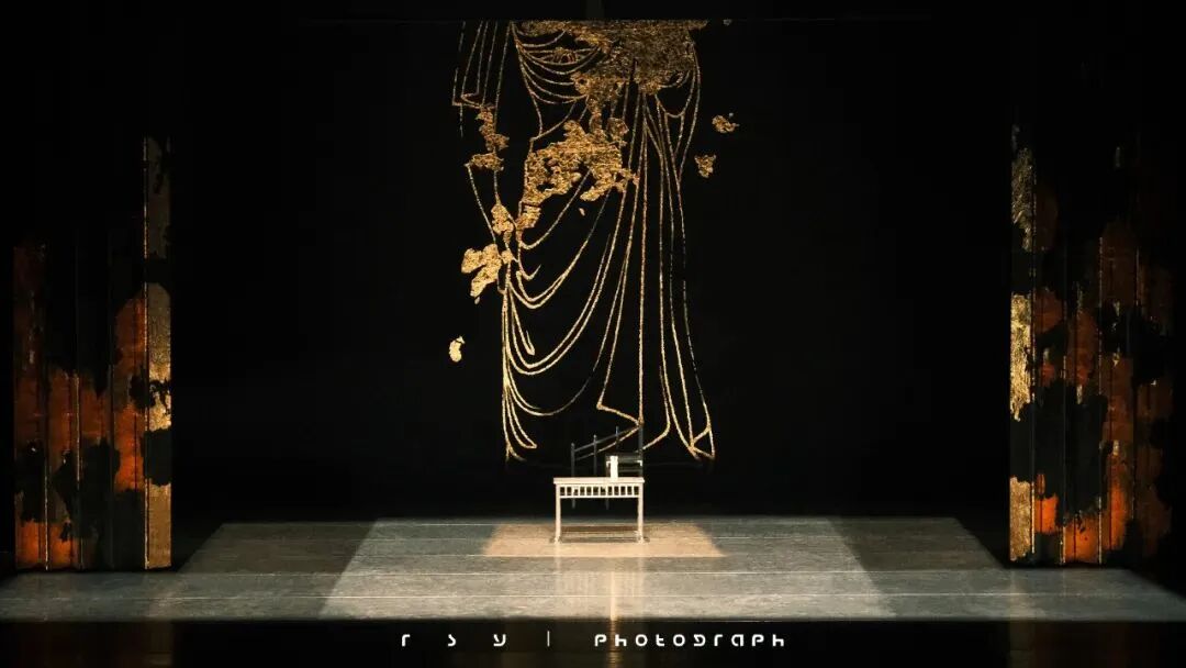 神散形离——评新编昆剧《盛世红妆》