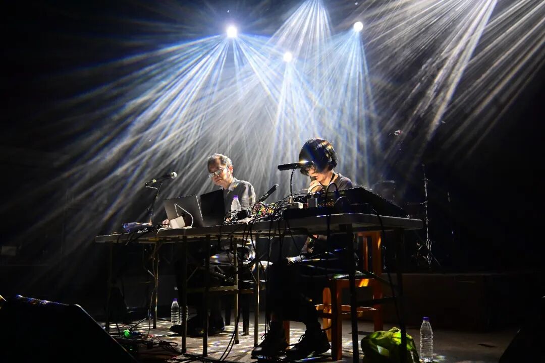 注意力争夺战：入侵音乐节的流量明星