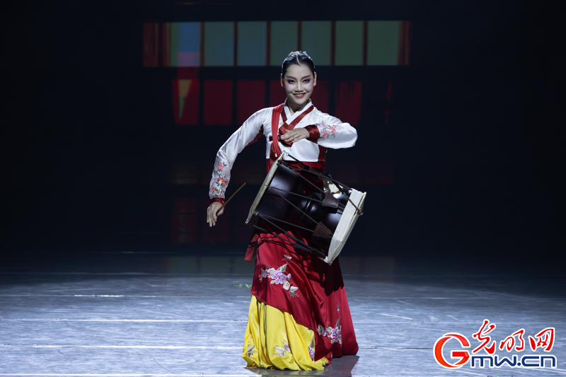 “艺苑撷英——2025年全国优秀青年艺术人才展演”舞蹈专场在京举行 “艺苑撷英——2025年全国优秀青年艺术人才展演”舞蹈专场在京举行