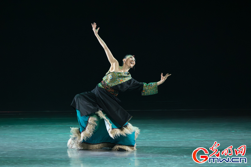 “艺苑撷英——2025年全国优秀青年艺术人才展演”舞蹈专场在京举行 “艺苑撷英——2025年全国优秀青年艺术人才展演”舞蹈专场在京举行