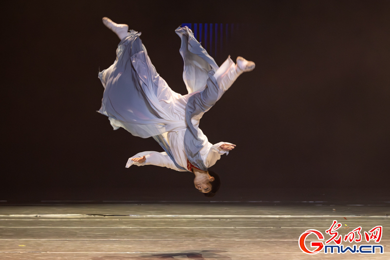 “艺苑撷英——2025年全国优秀青年艺术人才展演”舞蹈专场在京举行 “艺苑撷英——2025年全国优秀青年艺术人才展演”舞蹈专场在京举行