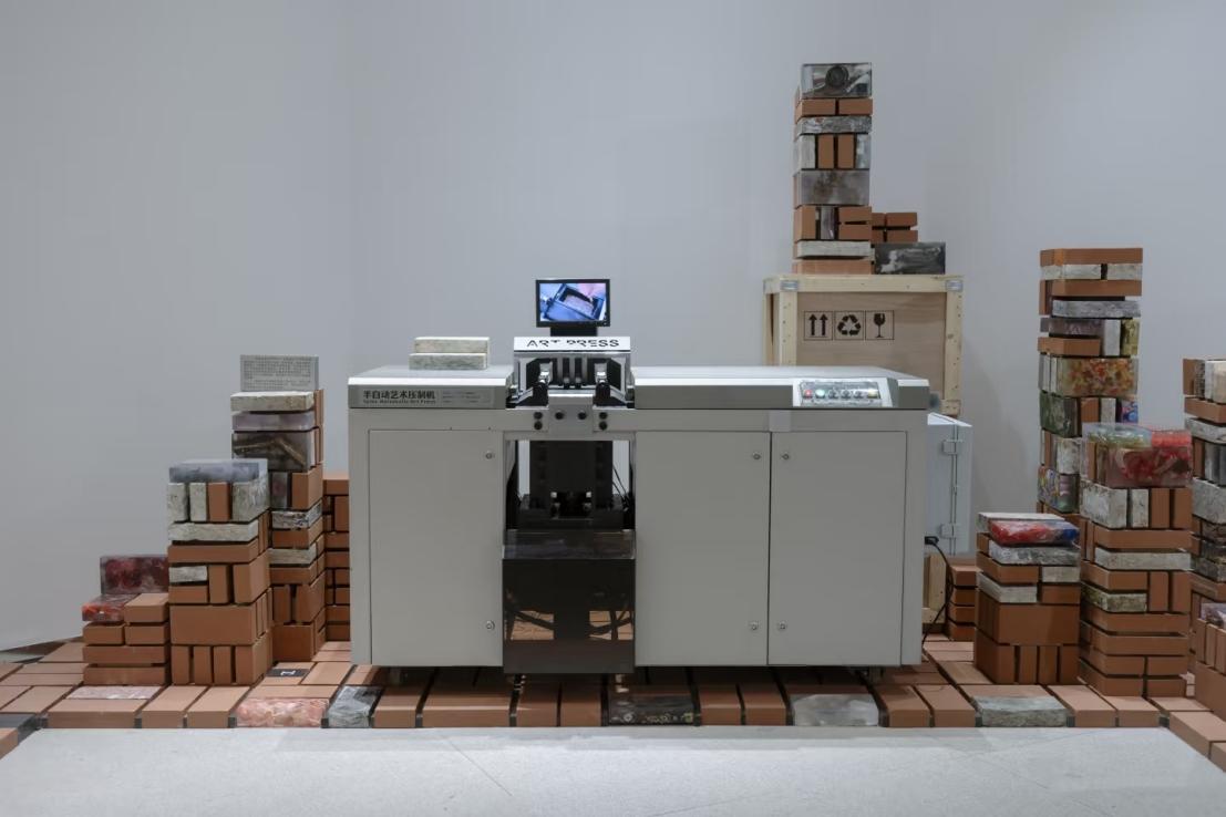 美院毕业展:在流量浪潮中审视自身 美院毕业展:在流量浪潮中审视自身