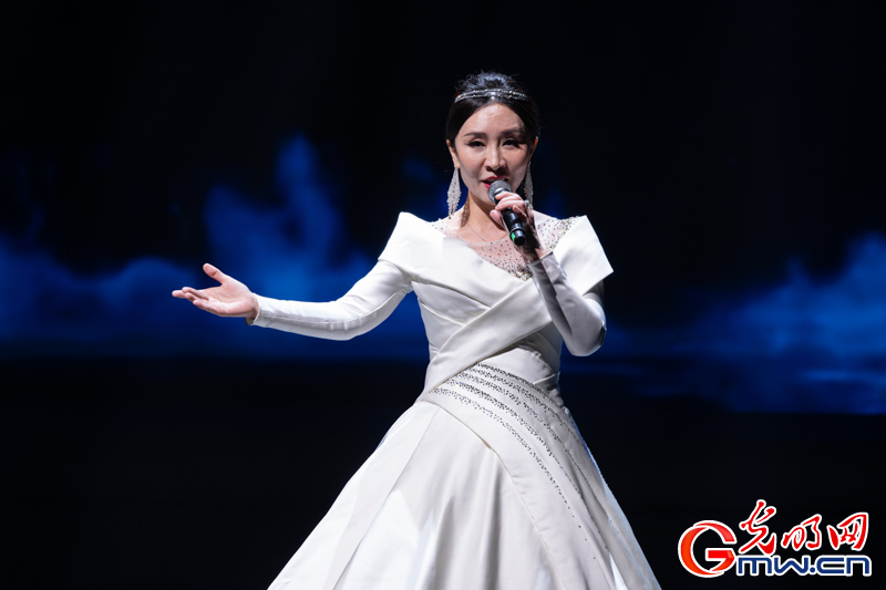 歌舞秀《东方·乐五洲》在京上演