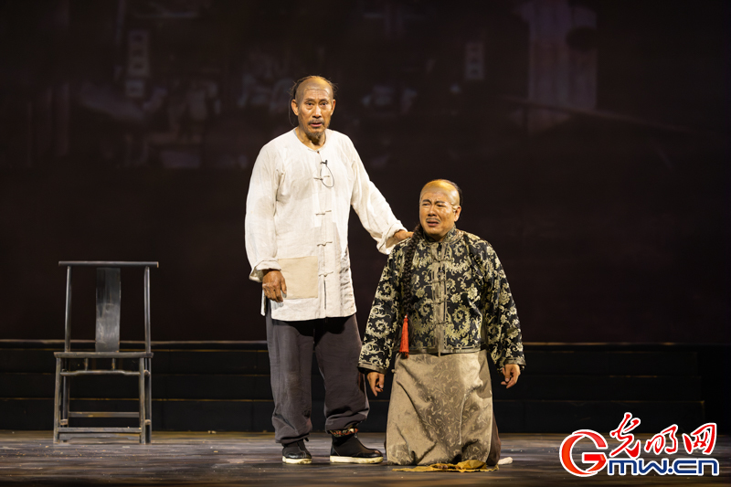 话剧《赶大营》亮相梅兰芳大剧院,第七届全国少数民族文艺会演正式开启 话剧《赶大营》亮相梅兰芳大剧院,第七届全国少数民族文艺会演正式开启