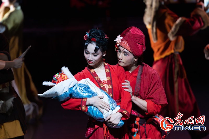 舞蹈诗剧《蜀道》在京上演,唱响各民族携手共克“蜀道难”的团结史诗 舞蹈诗剧《蜀道》在京上演,唱响各民族携手共克“蜀道难”的团结史诗