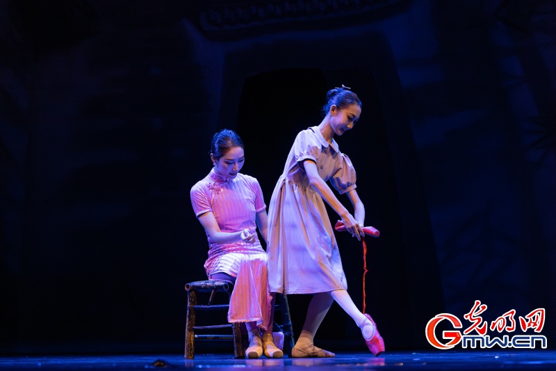 芭蕾舞剧《归来红菱艳》在京上演,演绎足尖上的民族壮歌 芭蕾舞剧《归来红菱艳》在京上演,演绎足尖上的民族壮歌