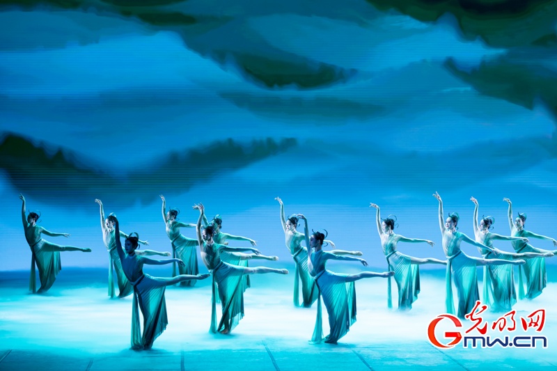 舞蹈诗剧《蜀道》在京上演,唱响各民族携手共克“蜀道难”的团结史诗 舞蹈诗剧《蜀道》在京上演,唱响各民族携手共克“蜀道难”的团结史诗