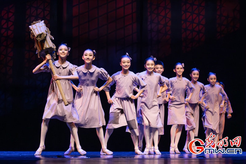 芭蕾舞剧《归来红菱艳》在京上演,演绎足尖上的民族壮歌 芭蕾舞剧《归来红菱艳》在京上演,演绎足尖上的民族壮歌