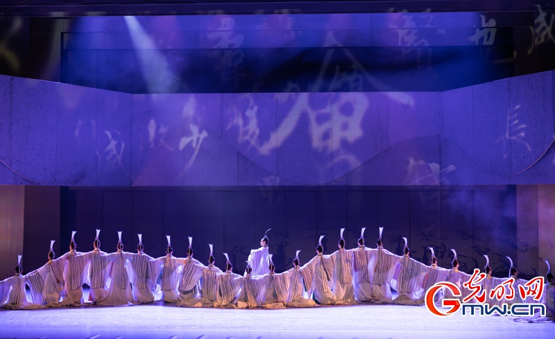 舞蹈诗剧《古色·国宝辽宁》在京上演,千年文物“活”起来 舞蹈诗剧《古色·国宝辽宁》在京上演,千年文物“活”起来