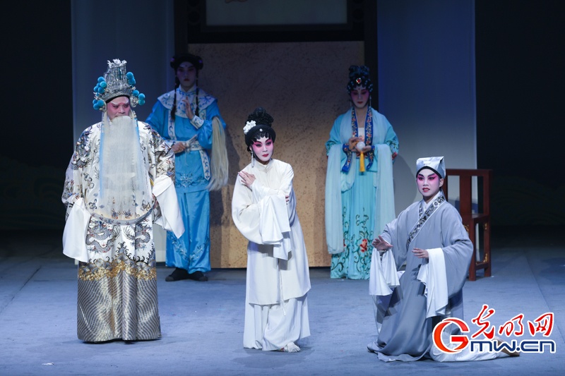 粤剧《海珠湾》在京上演,演绎人与自然和谐共生故事 粤剧《海珠湾》在京上演,演绎人与自然和谐共生故事