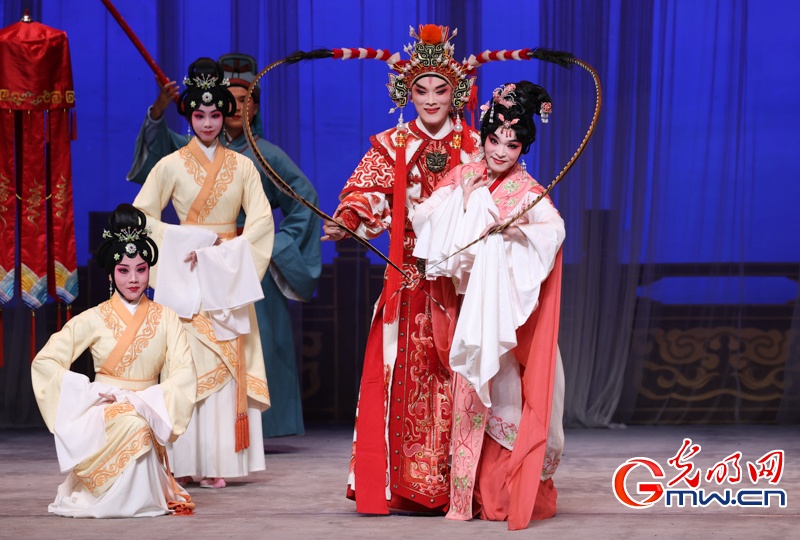生、旦、净、丑同台竞艺：青年戏曲的一次集中亮相