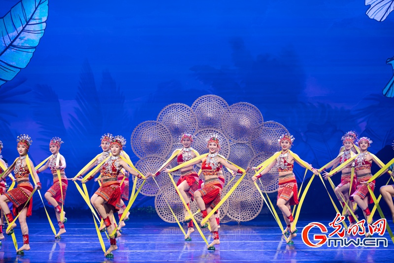 舞蹈诗《共同家园》在京上演,演绎人与自然和谐新篇 舞蹈诗《共同家园》在京上演,演绎人与自然和谐新篇