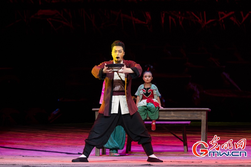 京剧《红高粱》在京上演,抒写百姓抗战故事 京剧《红高粱》在京上演,抒写百姓抗战故事