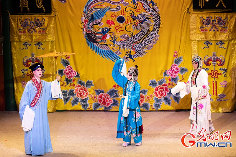 创新戏剧《白蛇新语》亮相湖广会馆,中外青年共演京剧经典 创新戏剧《白蛇新语》亮相湖广会馆,中外青年共演京剧经典