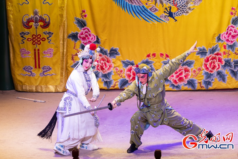 创新戏剧《白蛇新语》亮相湖广会馆,中外青年共演京剧经典 创新戏剧《白蛇新语》亮相湖广会馆,中外青年共演京剧经典