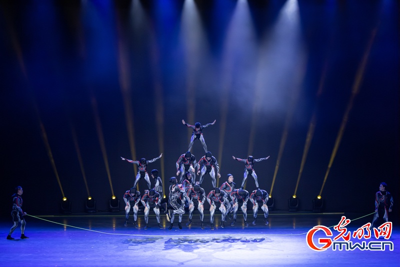 艺苑撷英——2026年全国优秀青年杂技人才展演在京上演 艺苑撷英——2026年全国优秀青年杂技人才展演在京上演